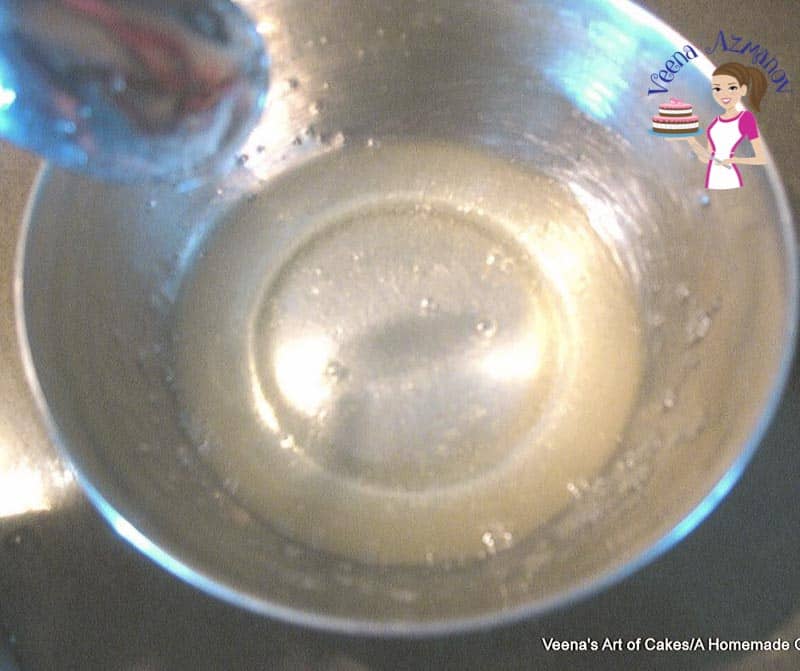 A bowl of dissolved gelatin.