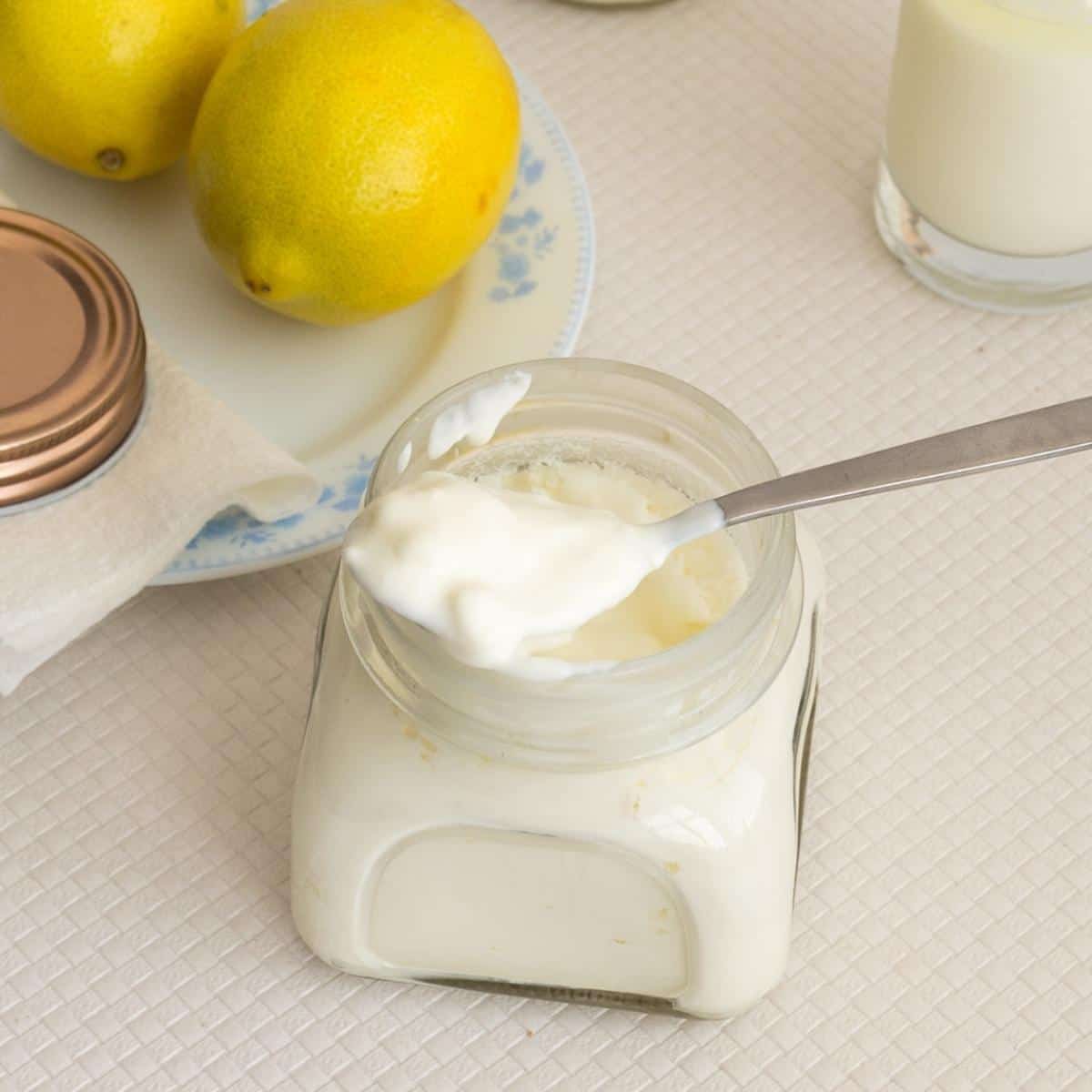 Homemade Sour Cream – 3 Methods