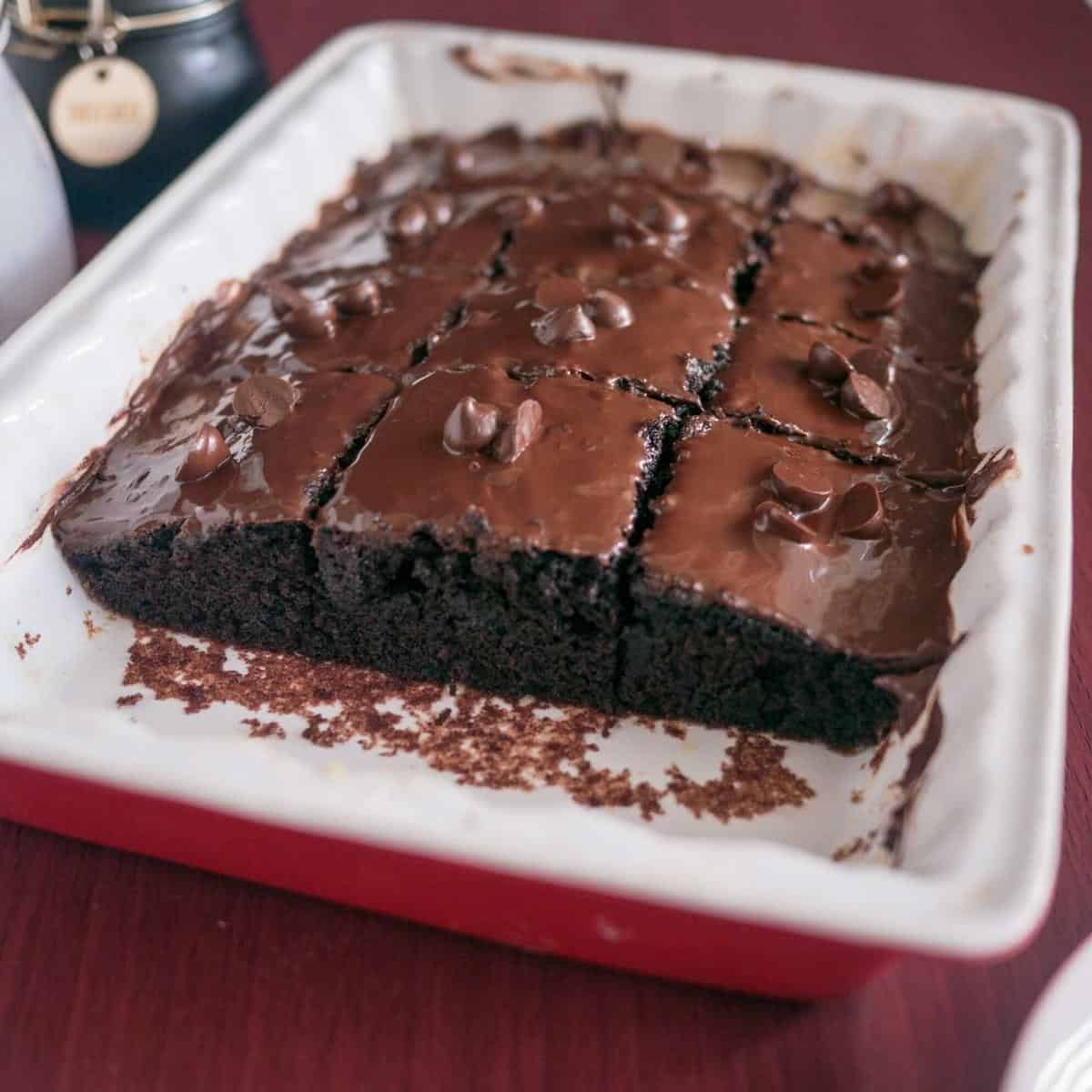 A sheet cake with chocolate. 