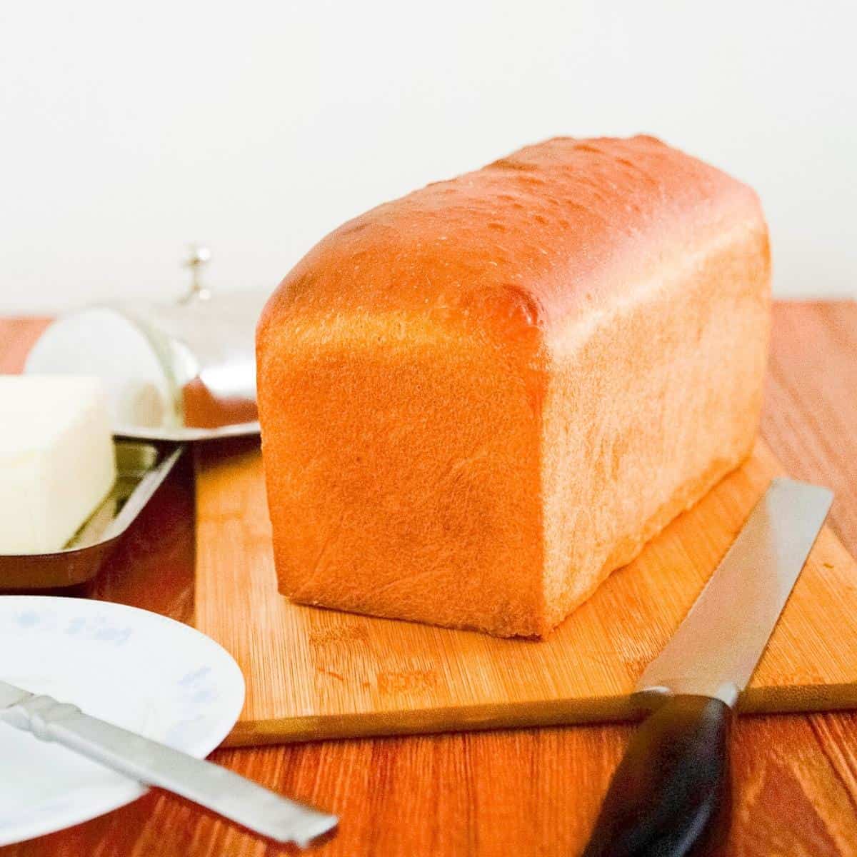 Bake bread for sandwiches on the table.