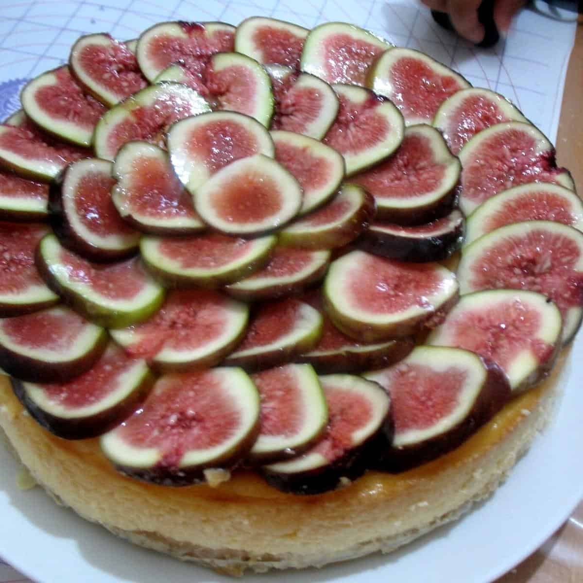A fig cheesecake.
