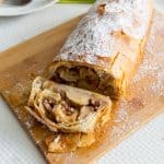 How to make a sliced apple strudel on the table.