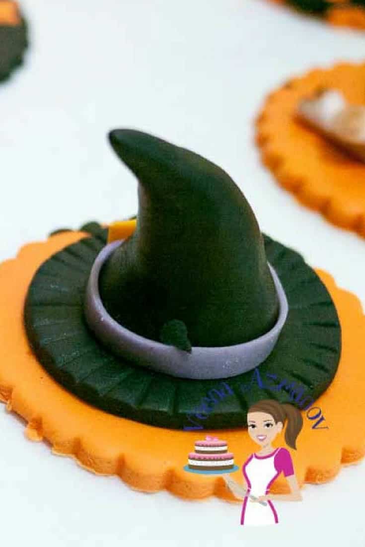 Cupcake toppers for Halloween.