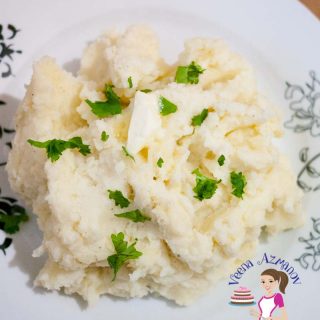 A plate of mashed potatoes