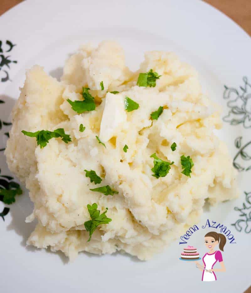 A plate of mashed potatoes