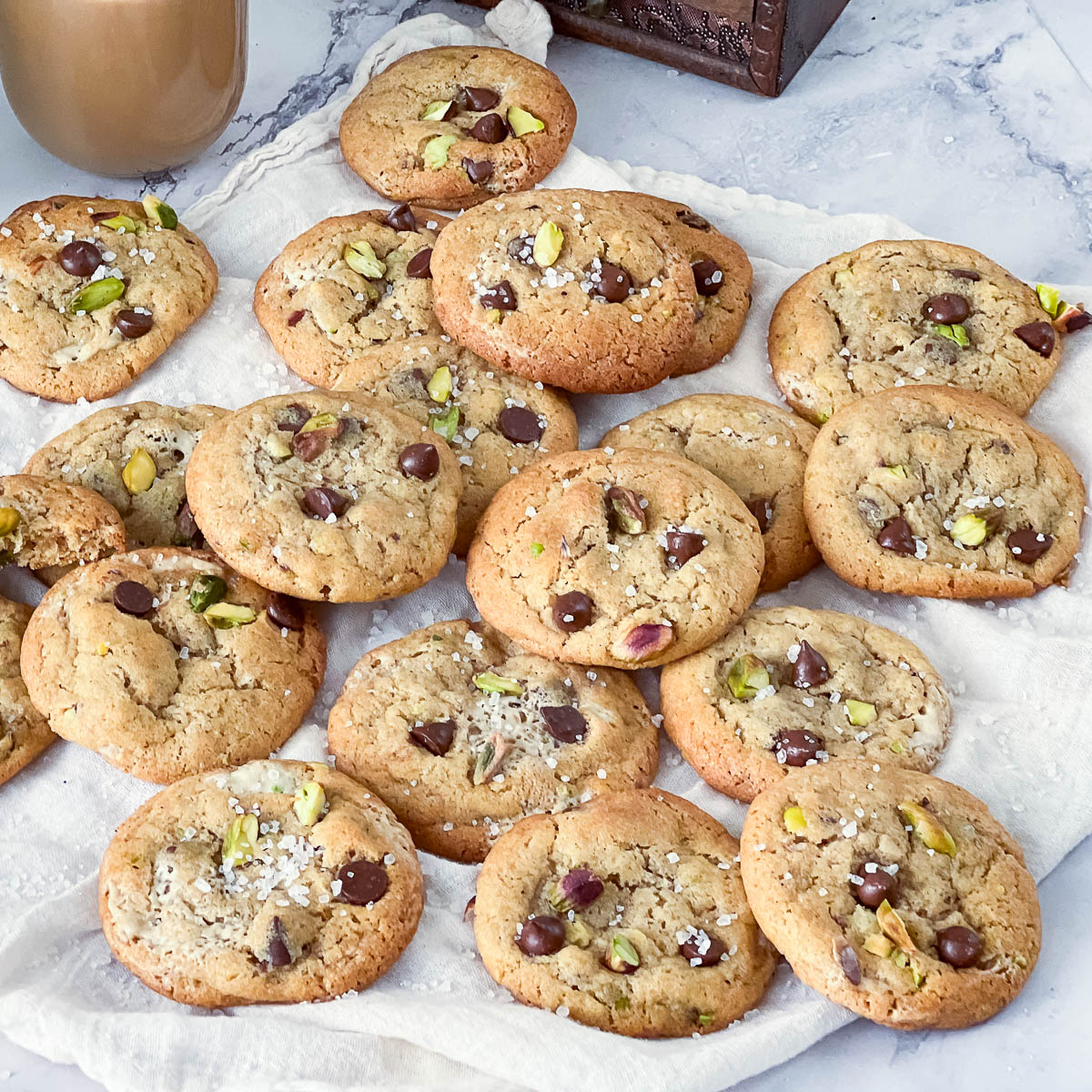 Halva cookies with pistachio and chocolate chips.