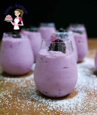 This blackberry mousse without gelatin recipe is decadent as it is delicious. This simple, easy and effortless recipe made with eggless vanilla pastry cream as a base uses agar-agar instead of gelatin so it's eggless and vegetarian. A perfect dessert that sets quicker than classic mousse recipes and makes a pretty presentation to serve family and friends.