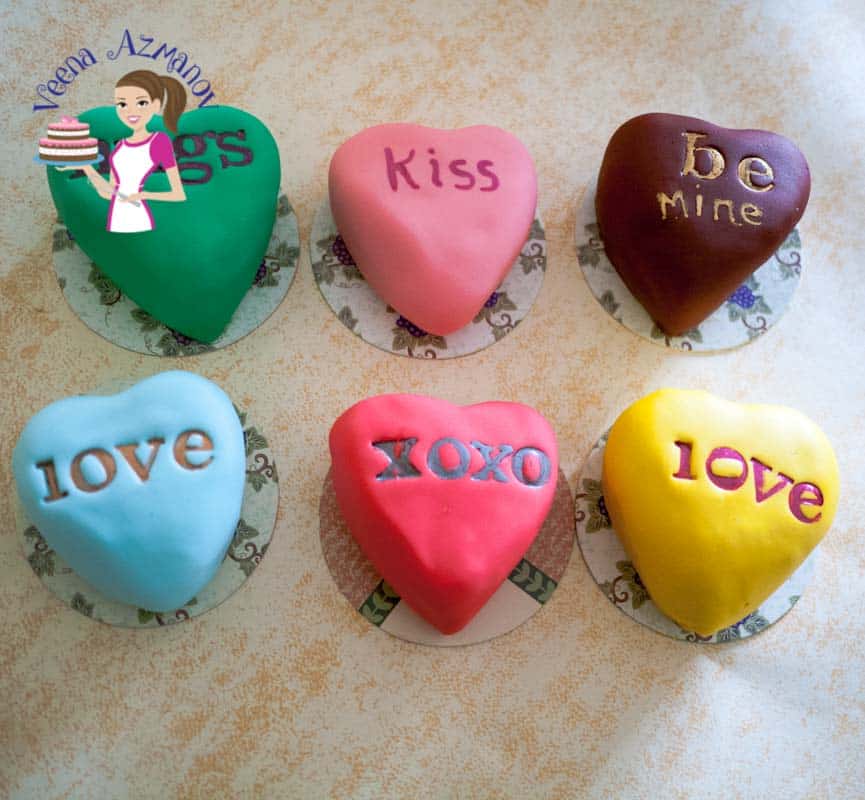 Heart shaped mini cakes for Valentine\'s Day.