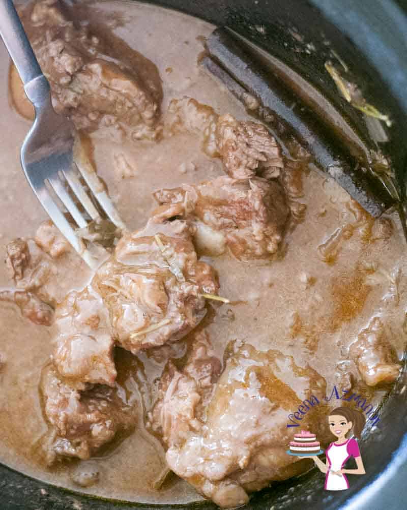 How to Make a Beef Stew with Red Wine in a Slow Cooker