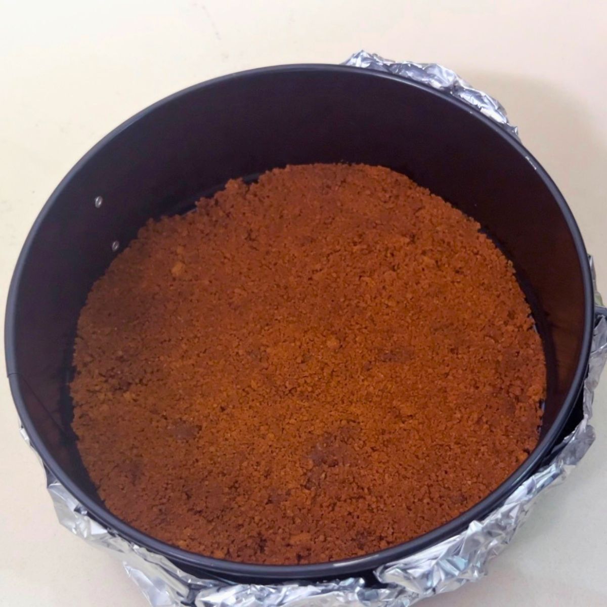 A spring foam pan with cookie crust.