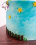 What could be better than a fondant that taste like candy and smells of marshmallow? This Homemade marshmallow fondant recipe is a must have for kids cakes. The best past it uses only three ingredients!!