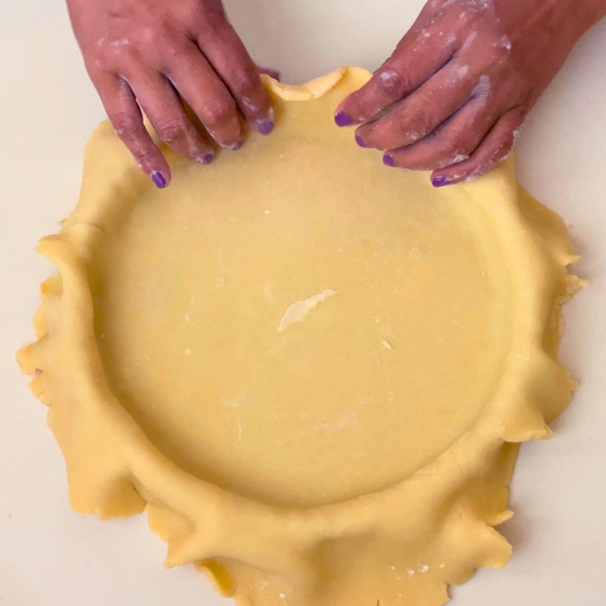 A tart crust with shortcrust pastry.