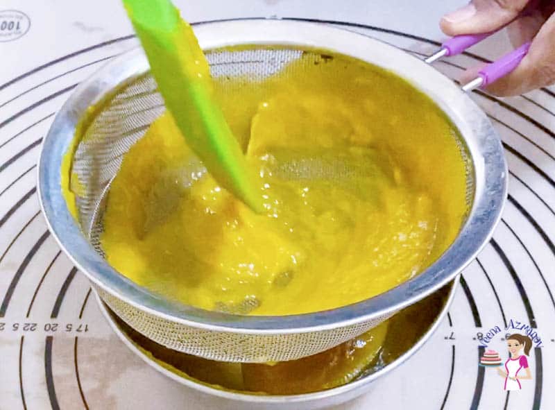 prepare the mango mousse for the mango dessert Entremets