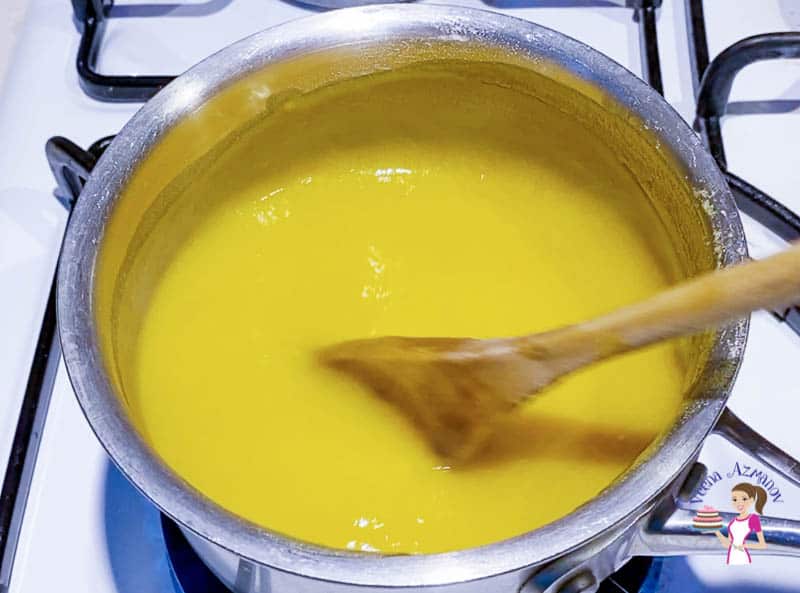 Prepare the mango jello for the mango entremets