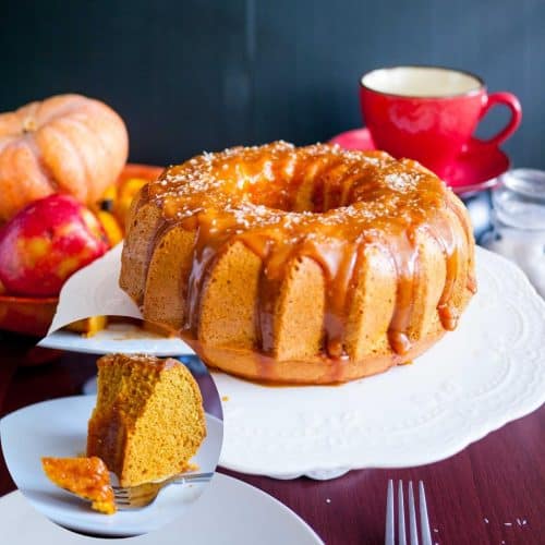 A pumpkin bundt cake on a cake stand.