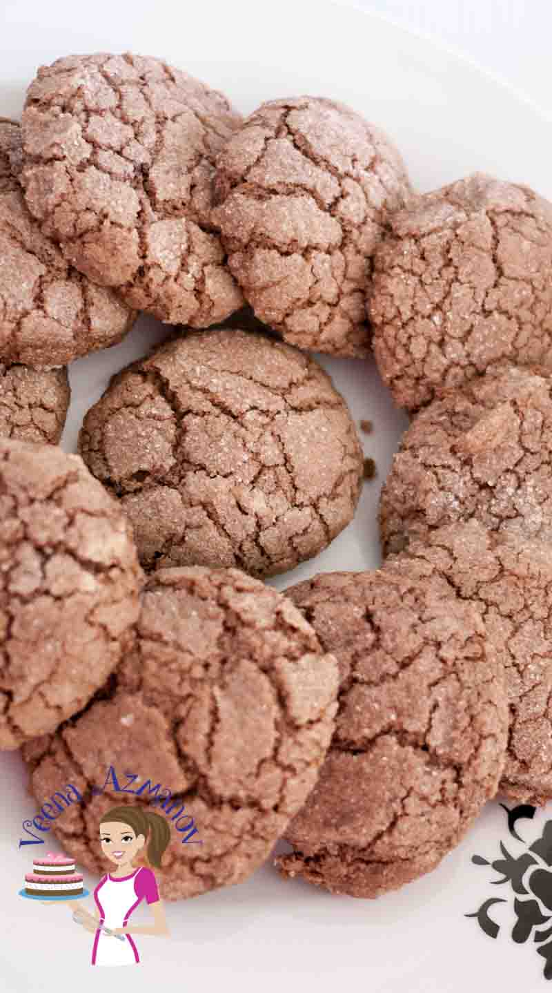 A stack of chocolate crinkle cookies.