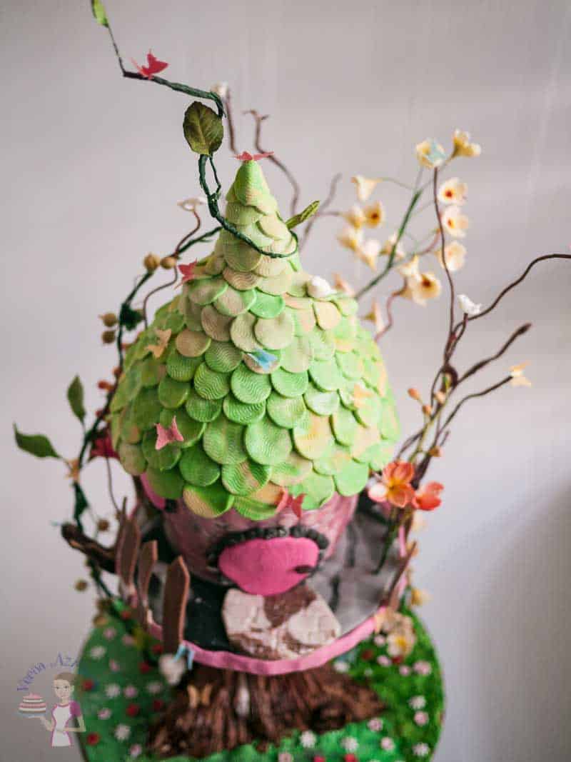 A tree house cake.