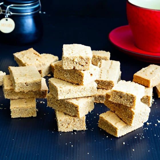 Melt-In-Your-Mouth Scottish Shortbread Recipe (4 Simple Ingredients ...