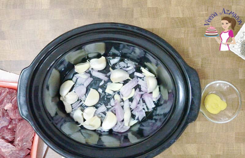 How to cook lamb in a crock pot or slow cooker until fork tender