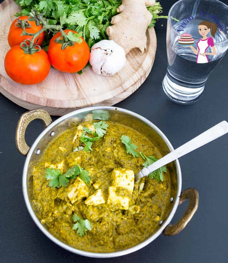 A pot spinach curry with tofu.