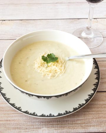 A bowl with soup - cauliflower