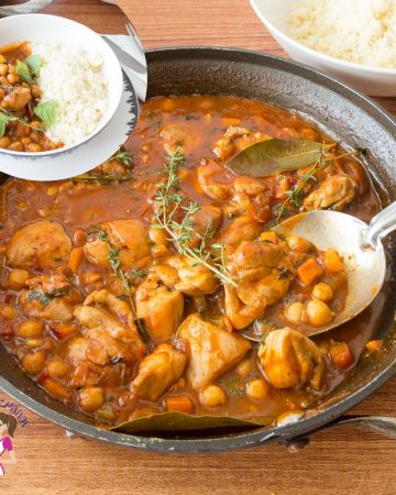 A pan with chicken stew.