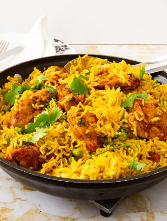 How to make a skillet rice with Turmeric, chicken and peas