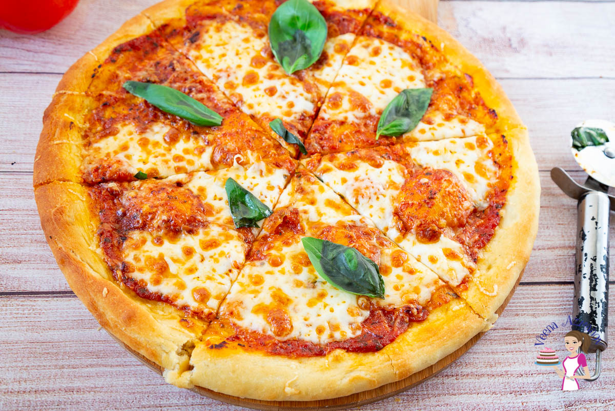 https://veenaazmanov.com/wp-content/uploads/2020/04/Pizza-Margherita21-1.jpg