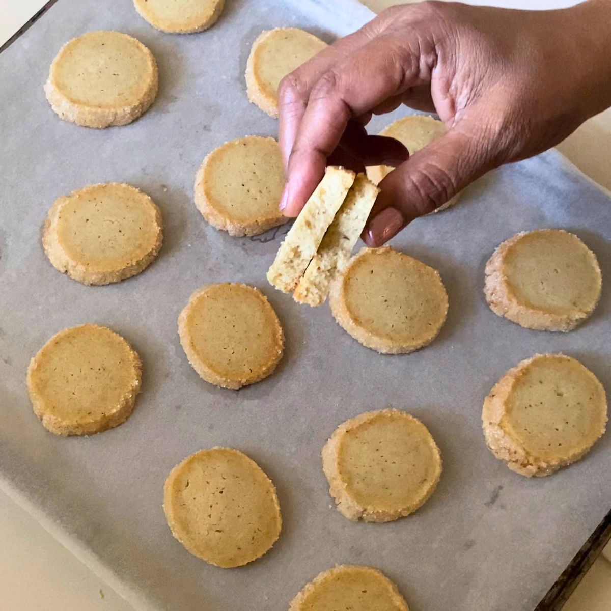 A baking tray with freshly baked cookies.