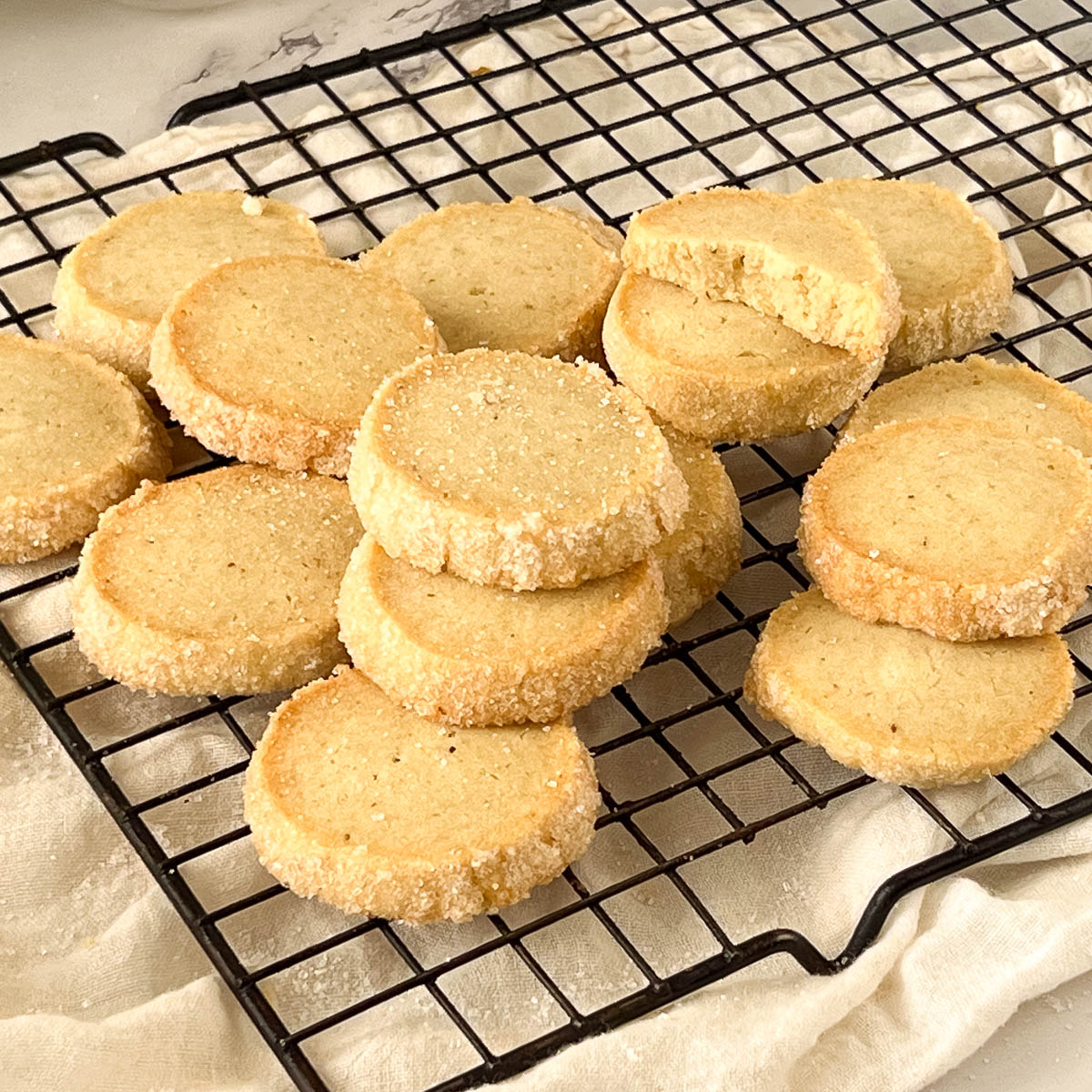 A wire rack with butter cookies.