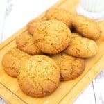 A wooden broad with hazelnut cookies.
