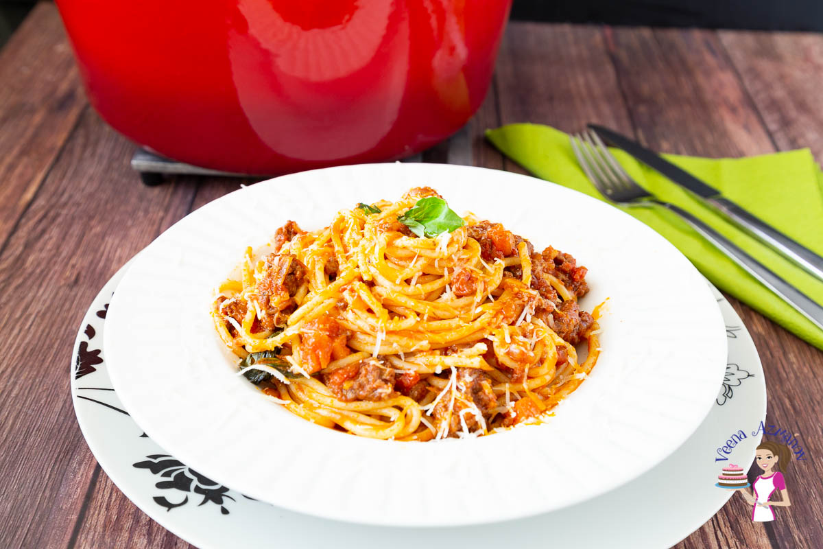 A plate of Spaghetti pasta.