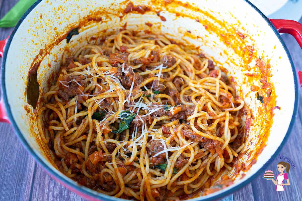 A close up of a bowl of spaghetti Bolognese.
