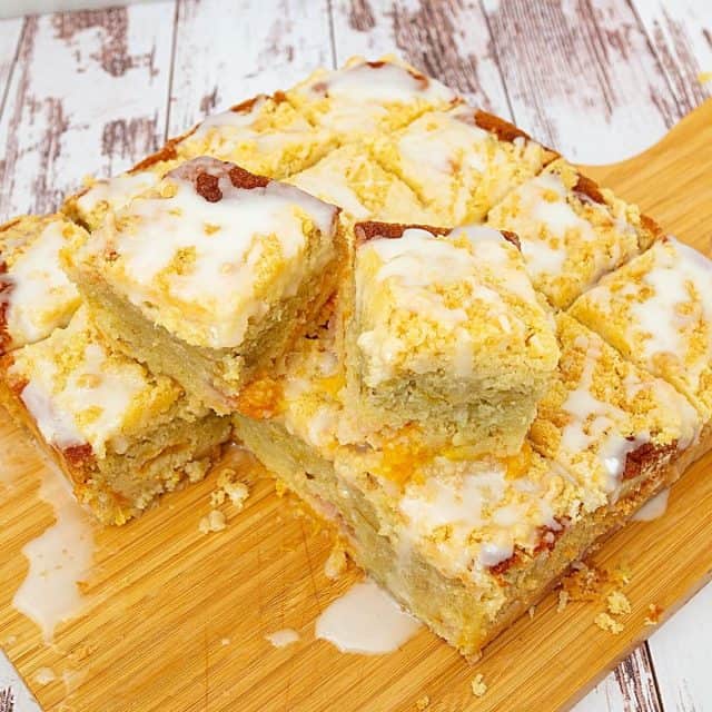 How to Make the Perfect Peach Coffee Cake for Any Occasion - Veena ...