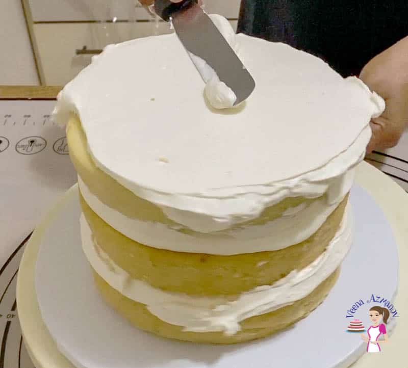 Frost the cake with Ermine frosting