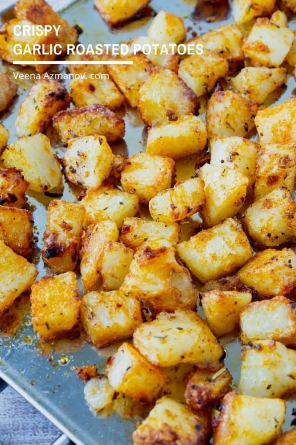 How to make crispy roasted potatoes with garlic at home