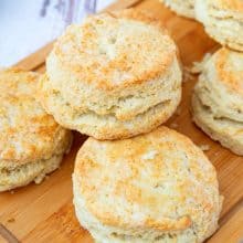 Biscuits o a wooden board.