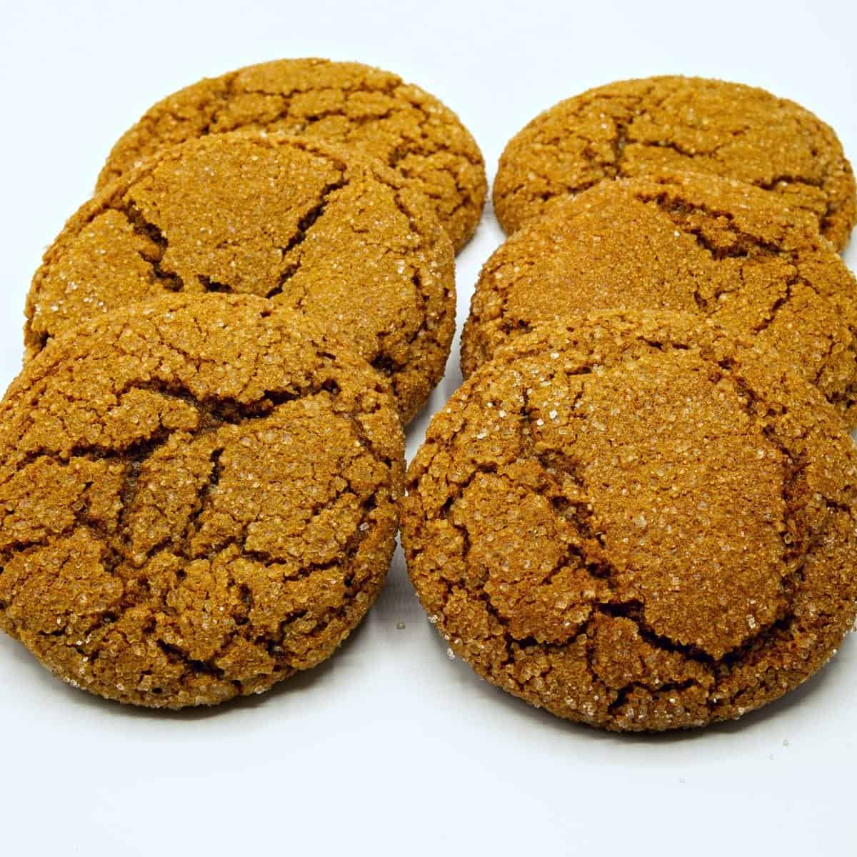 Soft cookies with molasses on the table.