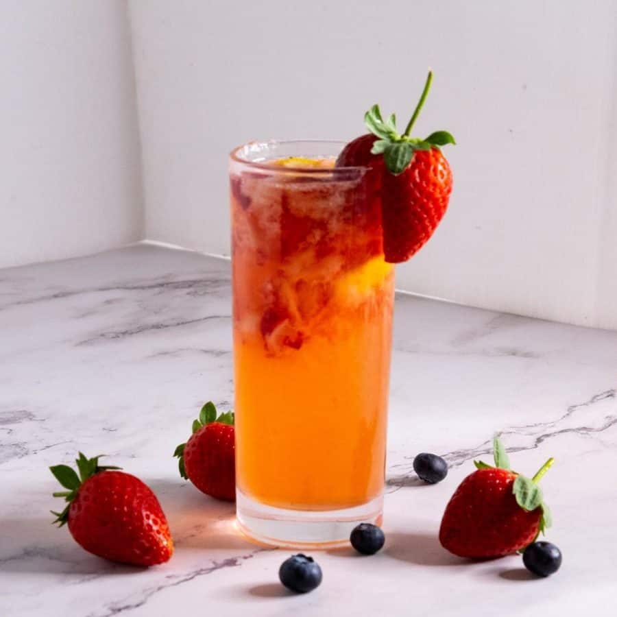 Refreshing Strawberry Mojito Recipe - Rum-Based Cocktail - Veena Azmanov