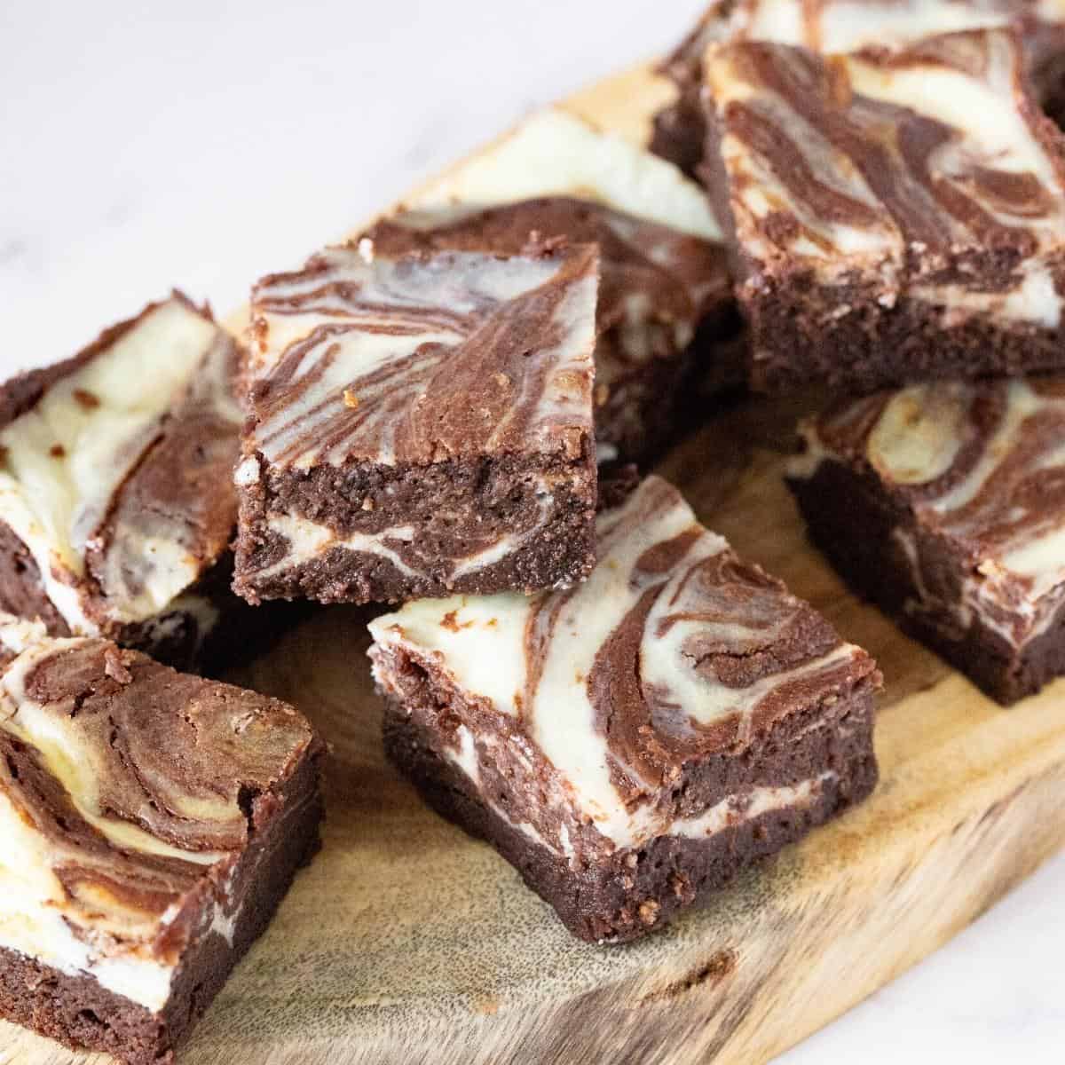 How to make brownies with cream cheese.