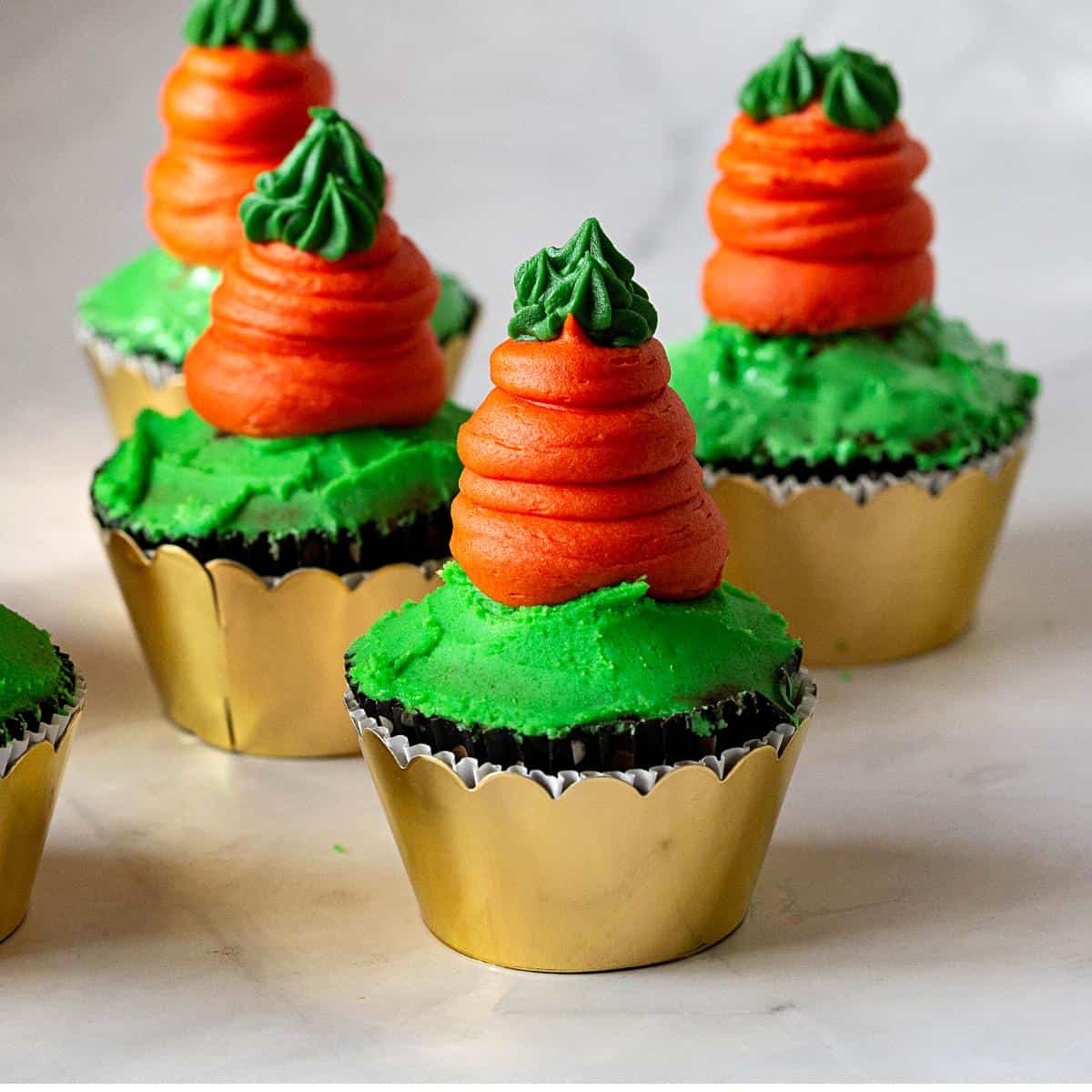 Carrot frosted cucpakes.