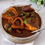 A pot with beef shanks curry.