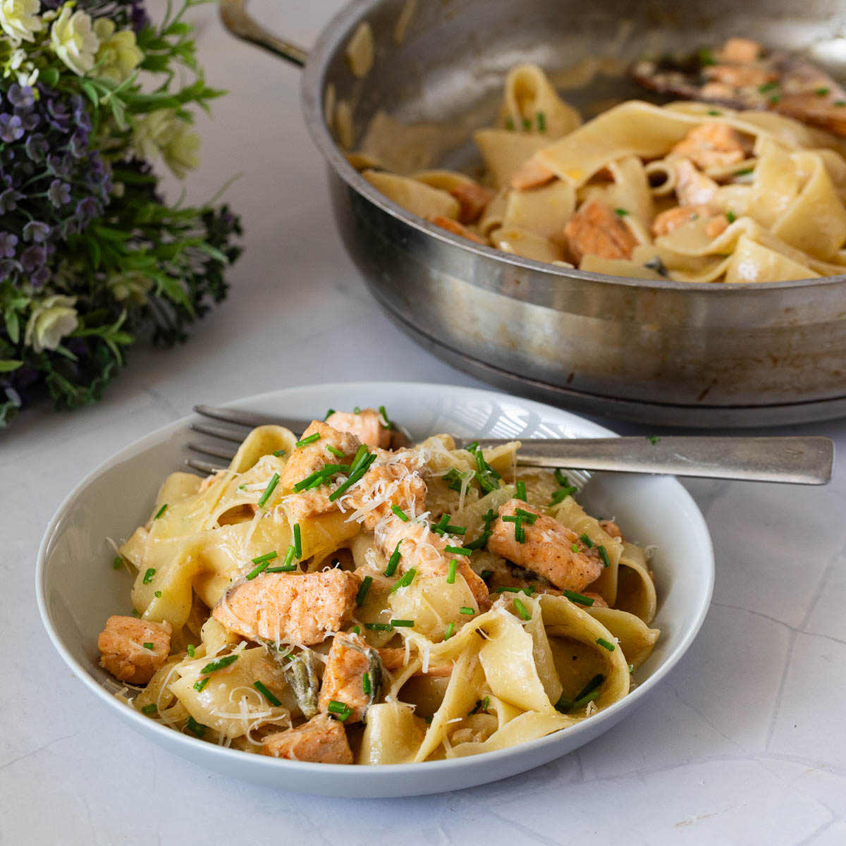 A plate with pasta and pasta.
