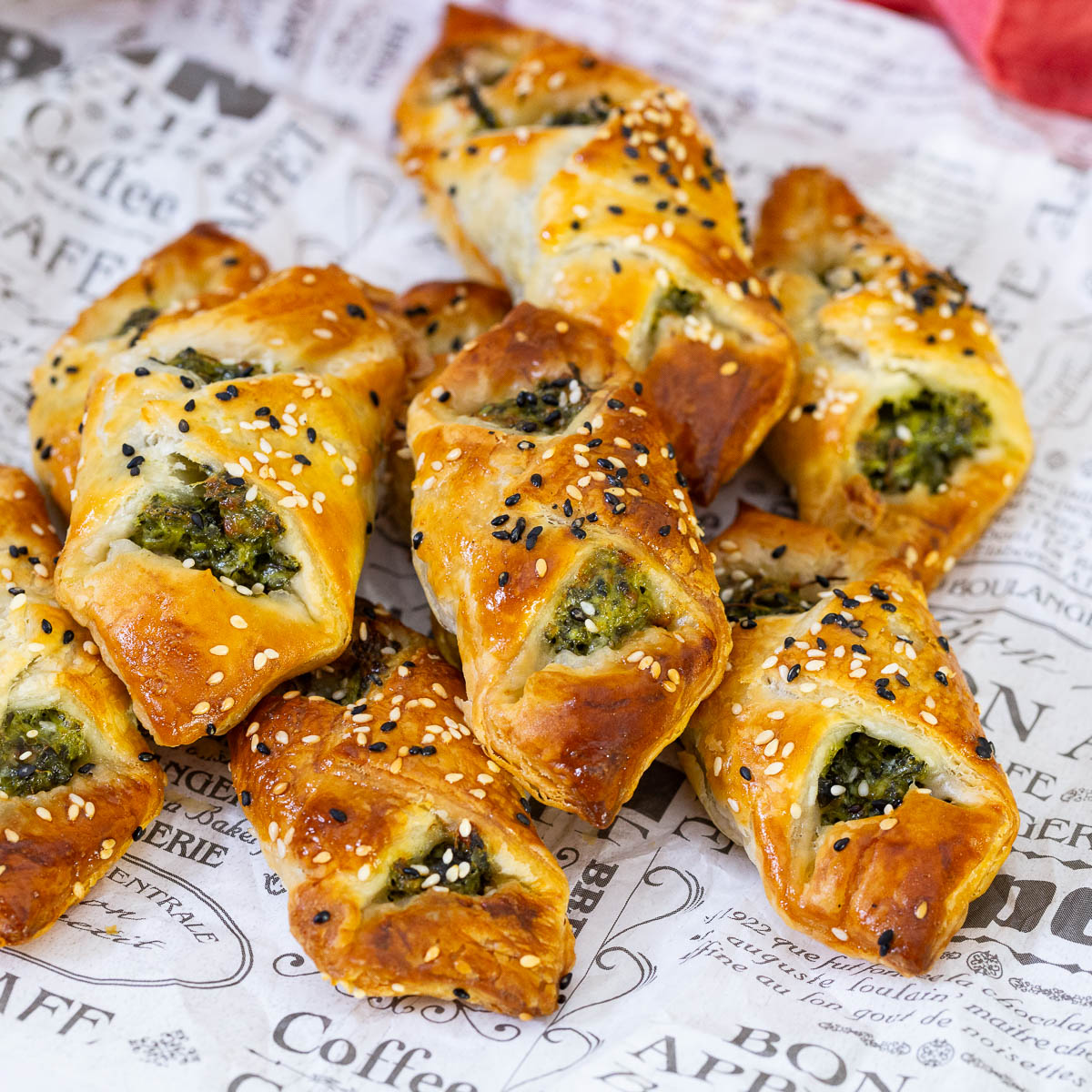 Baking with puff pastry appetizers.