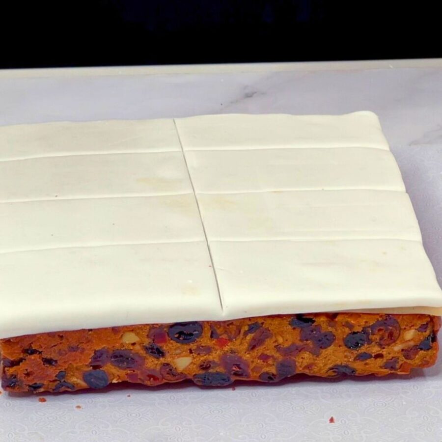 Mini Fruitcakes – Perfect Christmas Gifts with Marzipan & Fondant ...