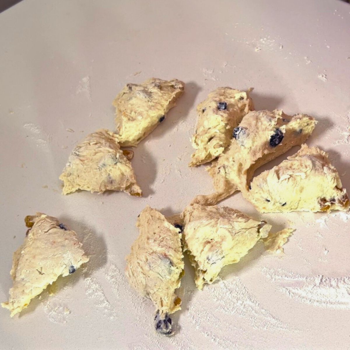 Divide the dough into 10 pieces.