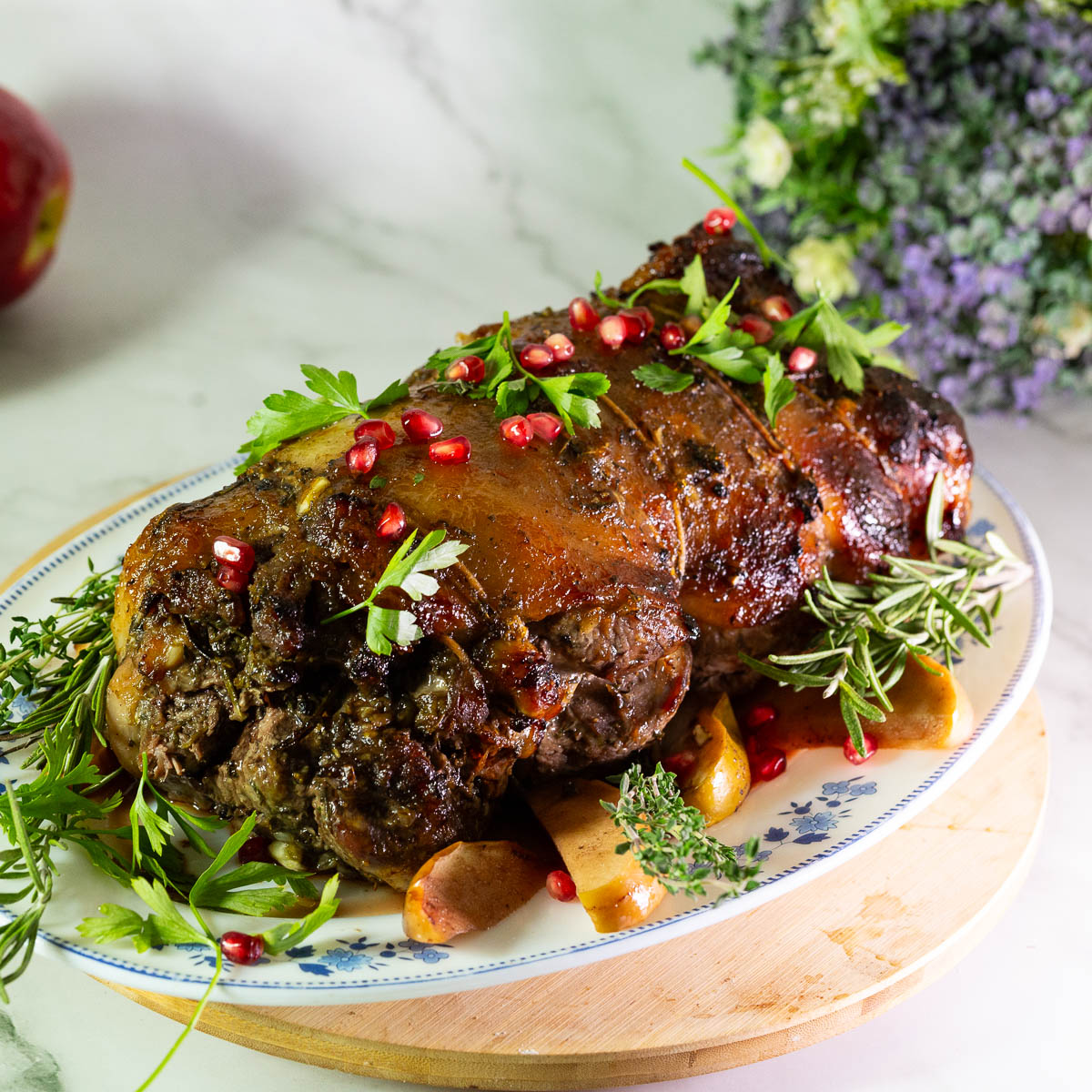 Boneless leg of lamb with gravy.